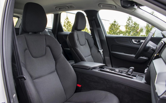 Volvo XC 60 cena 169750 przebieg: 30358, rok produkcji 2021 z Kałuszyn małe 407